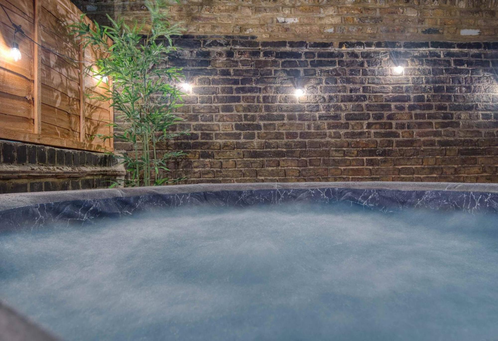 Apartamento Putney High St - Hot Tub, Rooftop & Cinema